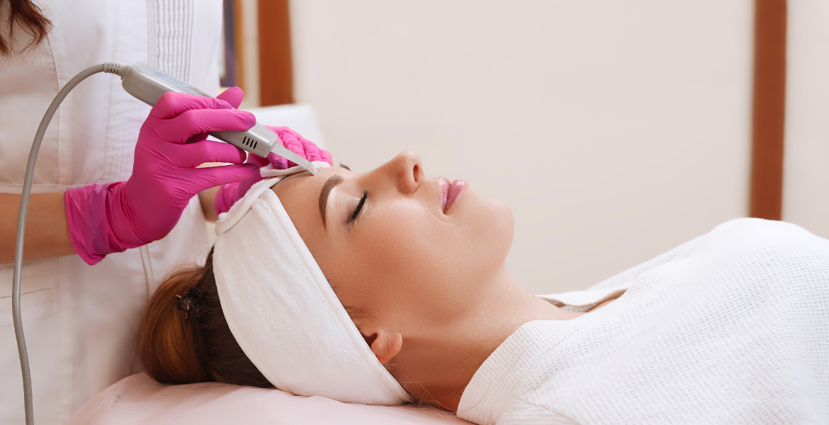 Cilt Bakımı ve Makyaj Eğitimi Görseli