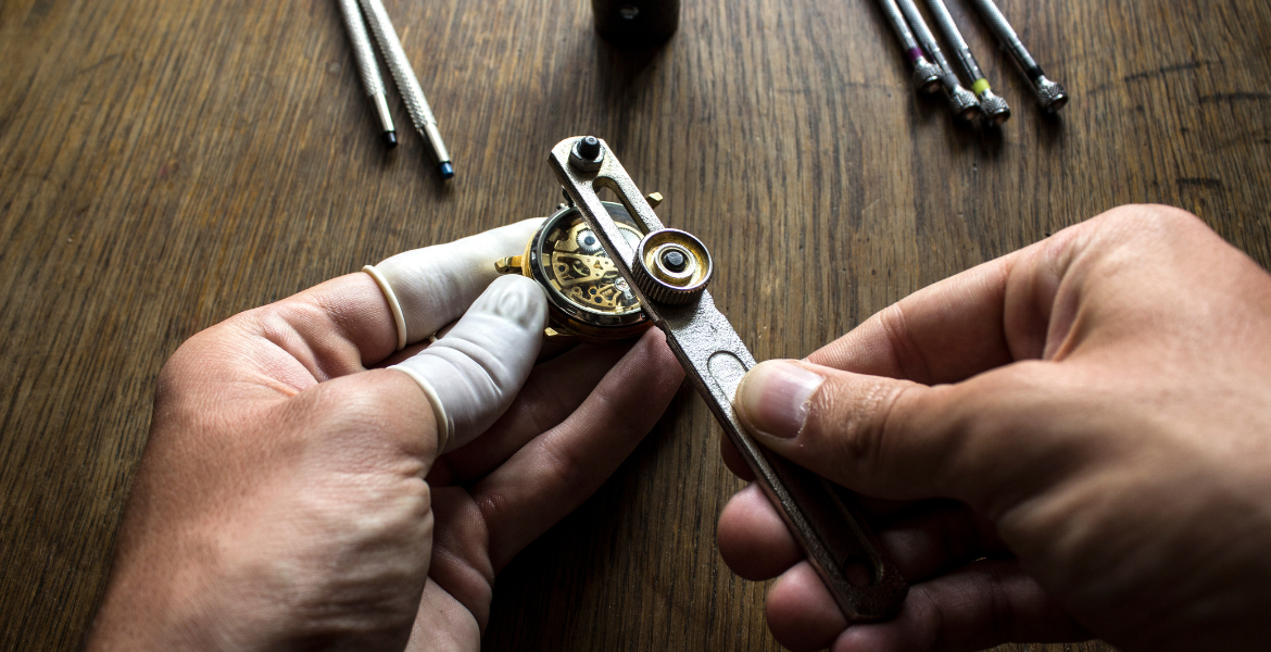 Saat Tamirciliği Eğitimi Görseli